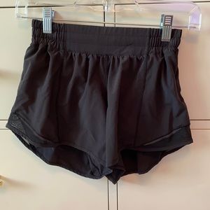 Lululemon side 4 tall black shorts